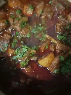 गोश्त आलू (Gosht aloo recipe in Hindi) रेसिपी मुख्य फोटो