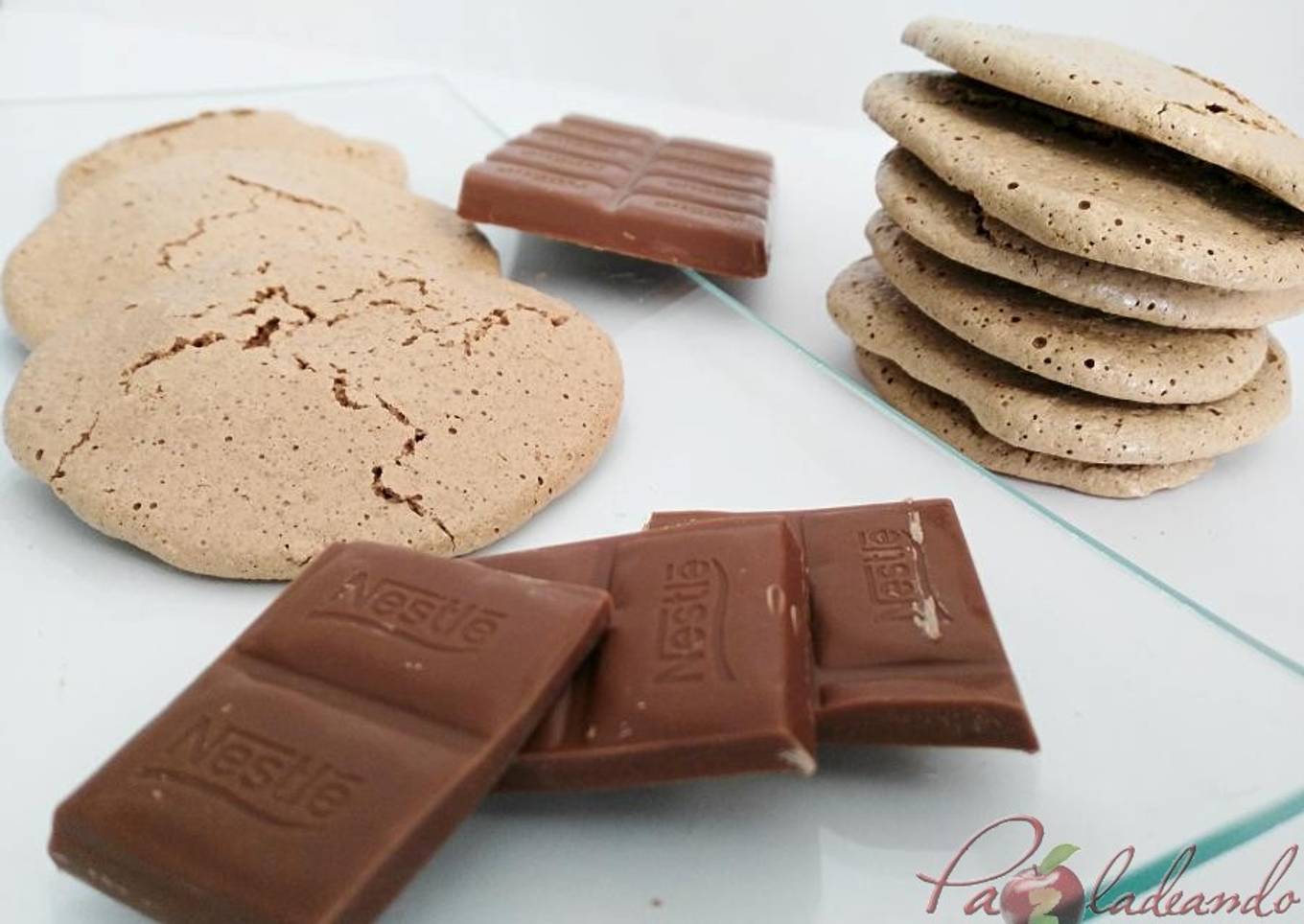 Galletas de merengue japonés con chocolate y coco
