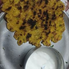 A picture of Methi makki ki roti.