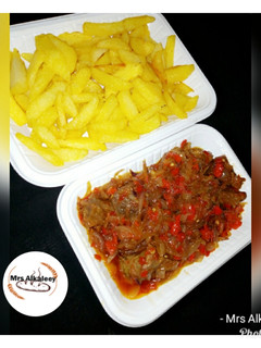 A picture of Fried Irish with meat souce.