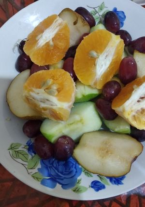 A picture of Fruit platter.
