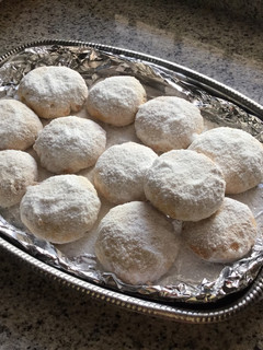 Una foto de Galletas griegas kourabiethes