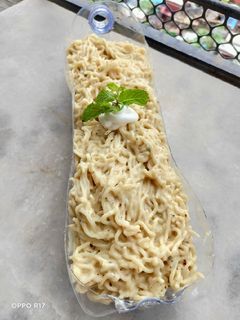 વ્હાઈટ સોસ મેગી(white sauce maggie in Gujarati) રેસીપી મુખ્ય ફોટો