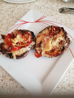 A picture of Double Cheese and Onion Garlic Stuffed Mushroom 😀.