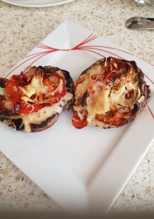 A picture of Double Cheese and Onion Garlic Stuffed Mushroom 😀.