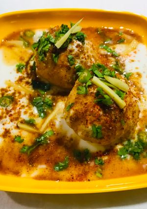 दही वड़ा(Dahi Vada recipe in Hindi) रेसिपी मुख्य फोटो
