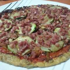 Una foto de Pizza con masa de tofu, ideal dieta