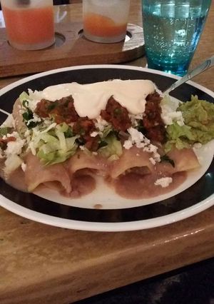 A picture of Enfrijoladas.