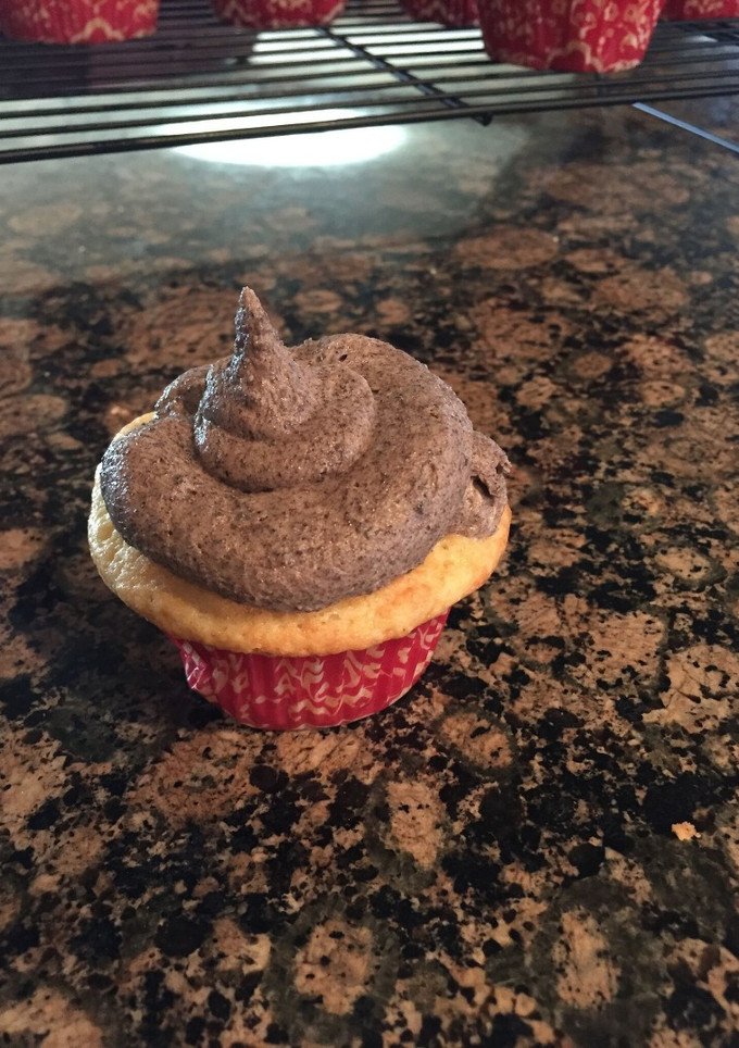 A picture of Oreo Truffle Stuffed Cupcakes.