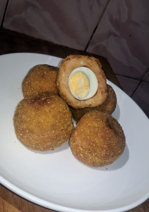A picture of Yam egg roll.