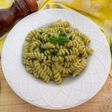 Pasta e piselli estiva con olio al basilico e limone
