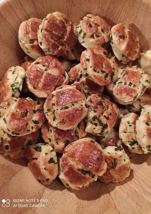 Medvehagymás pogácsa recept fotója