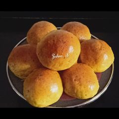 A picture of Masala buns.