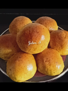 A picture of Masala buns.