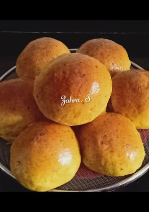 A picture of Masala buns.