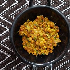 A picture of Mung beans sprouts curry.