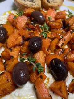 Foto principal de Dip de queso feta con zanahorias especiadas