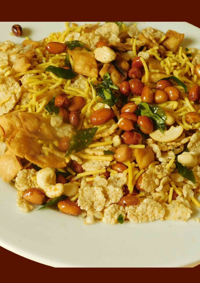 மொரு மொரு மிக்சர்(mixture recipe in tamil) செய்முறை முக்கிய புகைப்படம்