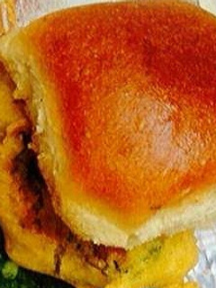 वड़ा पाव (Vada Pav recipe in Hindi) रेसिपी मुख्य फोटो
