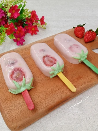 Langkah Mudah untuk Menyiapkan Resep Puding Popsicle Yogurt Strawberry yang Sempurna Anti Ribet, Lezat Sekali