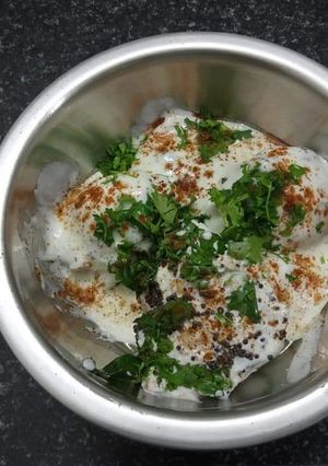 A picture of Dahi Vada.