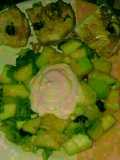 Lomo mechado con ensalada de manzana y crema ácida
