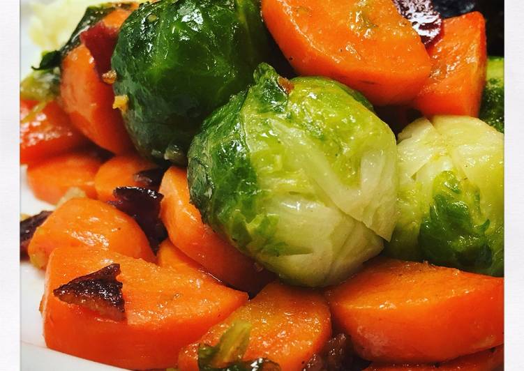 Recipe of Quick Garlicy Brussels Sprouts and Carrots with Crispy Bacon