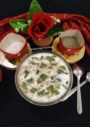 A picture of Chaat (Dahi Aloo Chaat).