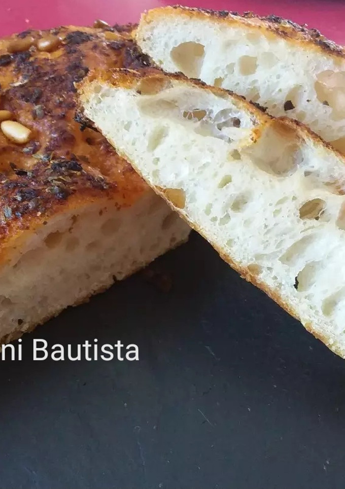 Una foto de Focaccia con tomate seco y masa madre