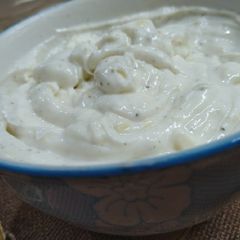 A picture of Mayo Garlic Sauce.