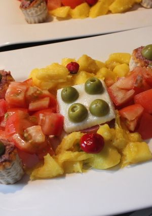 Foto principal de Ensalada con volovanes y huevo cuadrado