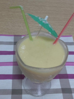 Una foto de Batido de piña y plátano
