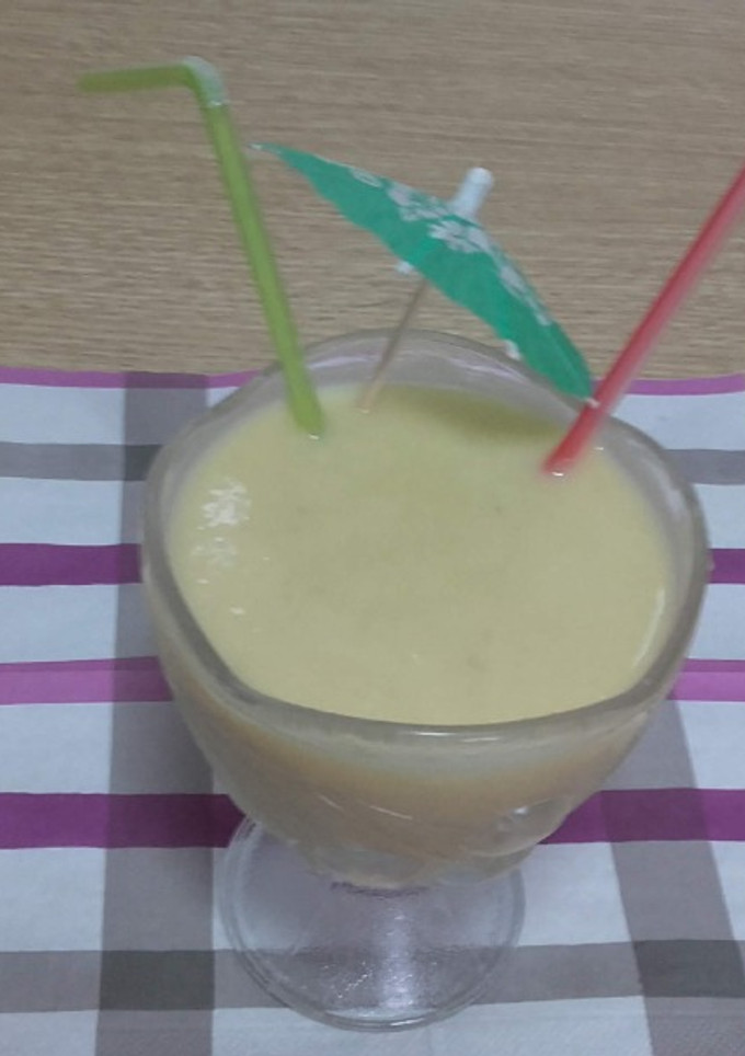 Una foto de Batido de piña y plátano