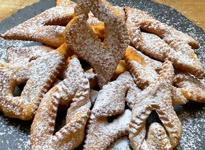Une photo de 🥟🍡🍢Bugnes recette de grand-mère 👵