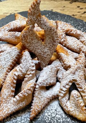 Une photo de 🥟🍡🍢Bugnes recette de grand-mère 👵