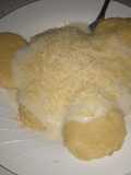 Raviolis caseros con salsa bechamel