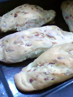 Una foto de Pan relleno de paleta y queso