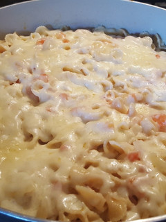 Una foto de Pasta con cebolla, jitomate y queso!!!