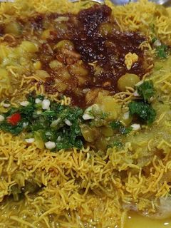 रगडा पॅटीस (Ragda Pattice Recipe In Marathi) रेसिपी चे मुख्य फोटो