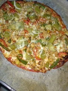 Una foto de Pizza con toda la verdurita que encontré 🤗