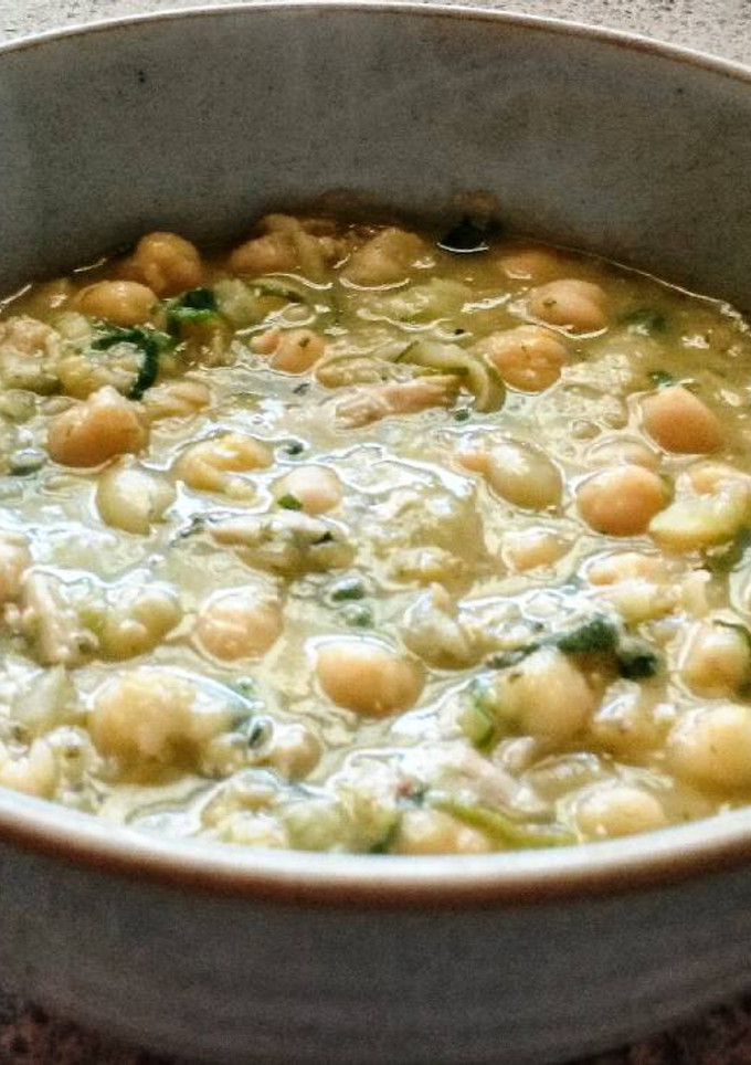 Una foto de Garbanzos con puerro y apio en olla a presión
