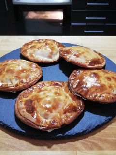Una foto de Tartaletas de lomo y queso de cabra
