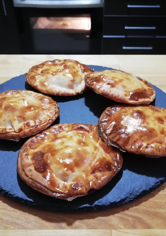Una foto de Tartaletas de lomo y queso de cabra