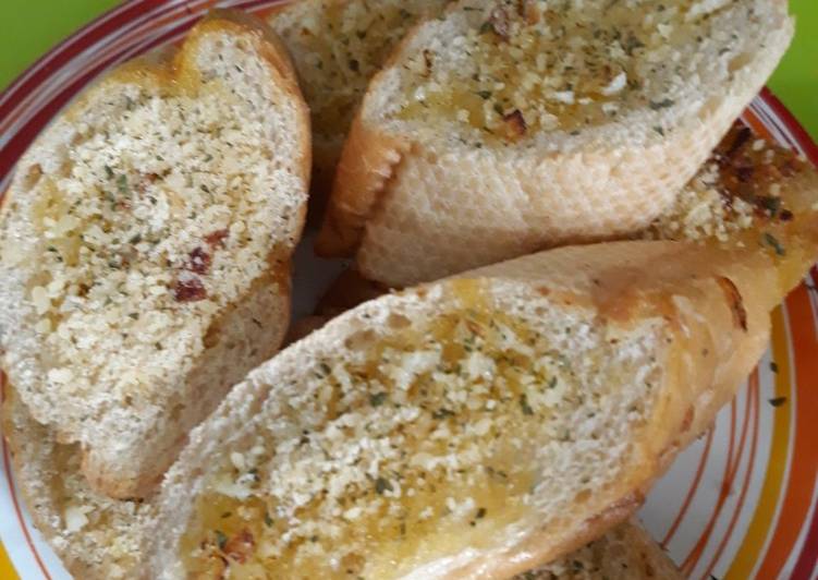 Cara Membuat Garlic Parmesan Bread Anti Ribet!
