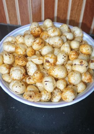 A picture of Peri Peri Makhana.