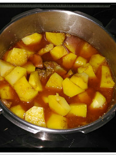 Una foto de Patatas con costillas y níscalos
