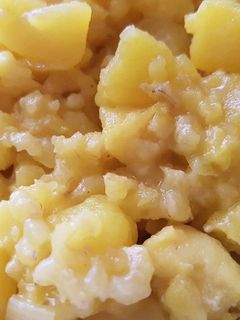 Una foto de Arroz integral con Merluza y patatas!!🍚🐟🥔