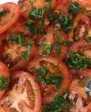 Tomates con albahaca