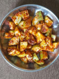 કાકડી નું અથાણુ (Cucumber Athanu Recipe In Gujarati) રેસીપી મુખ્ય ફોટો