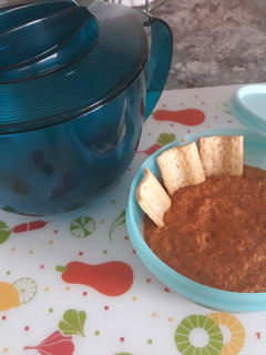 Una foto de Paté de pimientos rojos y frutos secos en jarra Microcook